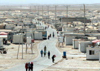 A general view shows the UN-run Zaatari camp for Syrian refugees, north east of the Jordanian capital Amman, on September 19, 2015. UN Humanitarian Chief Stephen O'Brien visited the Zaatari camp for talks with Jordanian officials on the refugee crisis. AFP PHOTO / KHALIL MAZRAAWI (Photo by KHALIL MAZRAAWI / AFP)