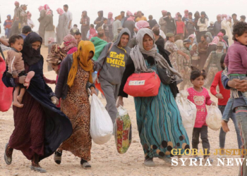 Syrian refugees looking to enter Jordanian Hadalat border crossing, 2016 || Khalil Mazraawi / AFP